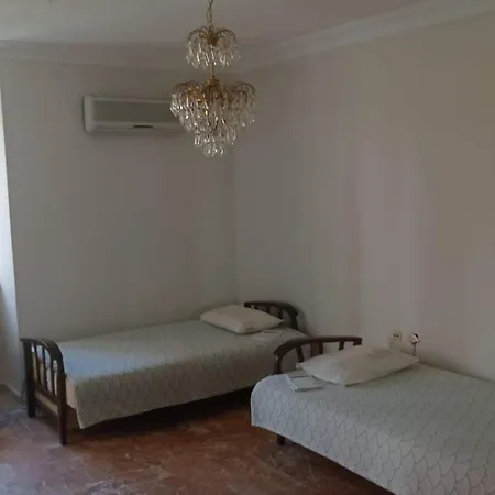 Sera Otel Yani Denize Sifir